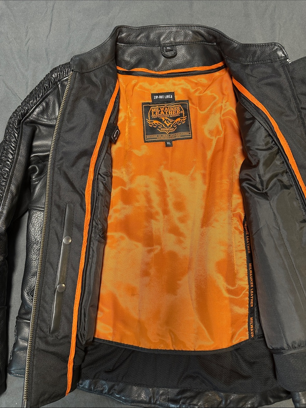 Women’s Riding Jacket - Picture 3 of 9